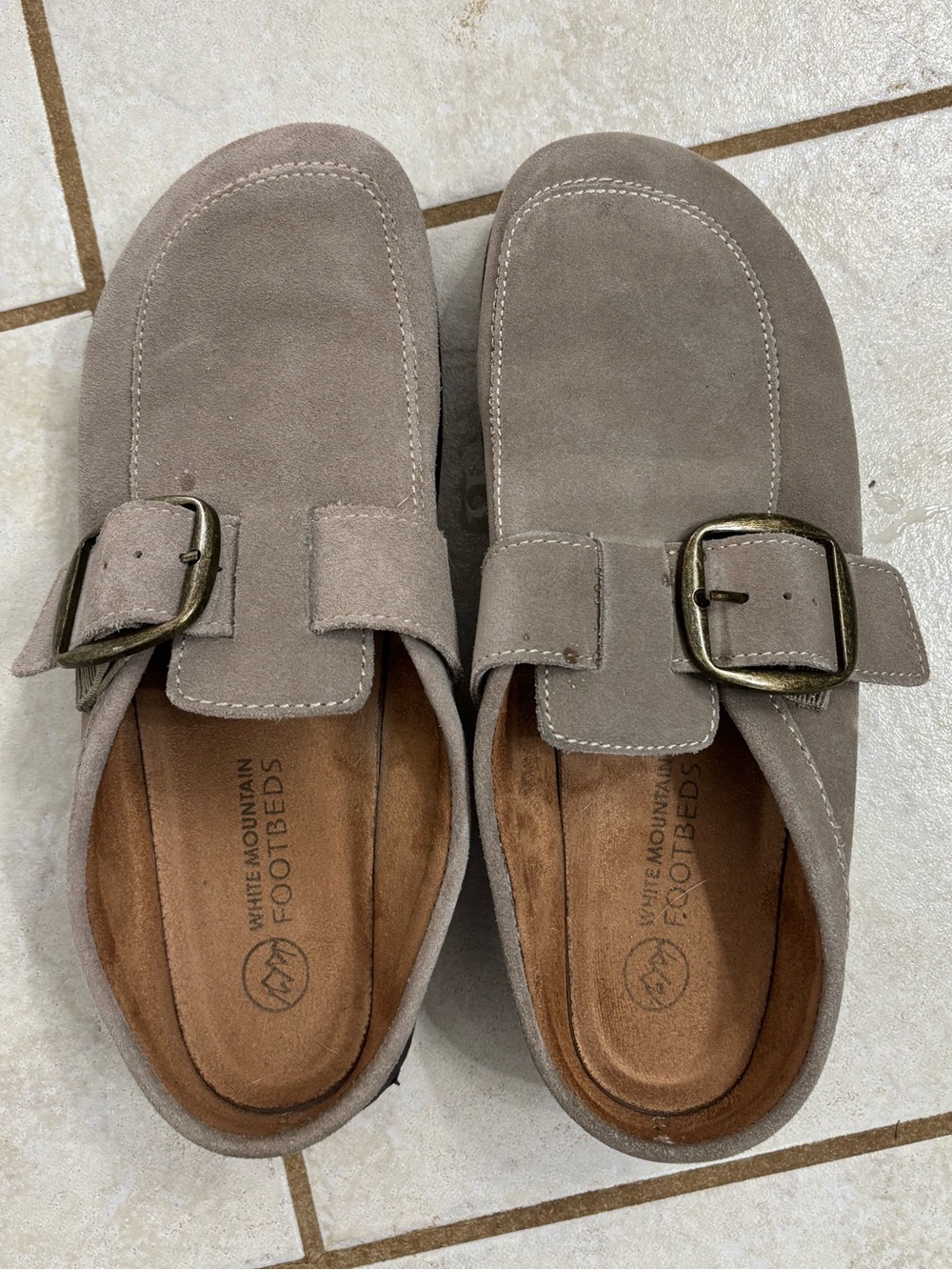 White Mountain nubuck buckle clog